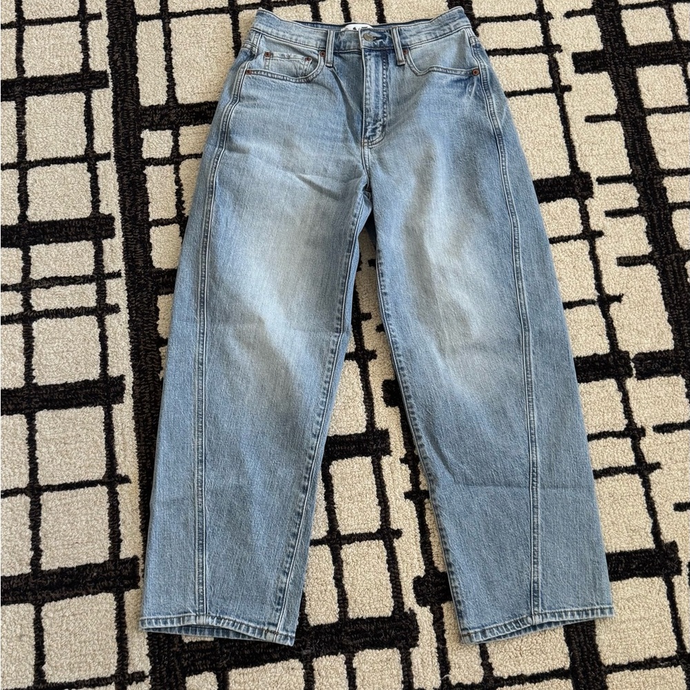 Daze Light Wash High Waisted Barrel Jeans - Picture 3 of 5